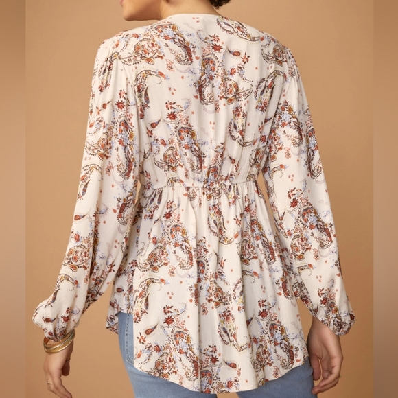 NWT Ladies Ivory Paisley Lace Crochet V-Neck Trim Blouse Size Medium - Picture 2 of 9